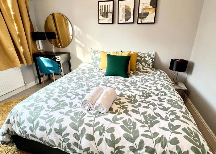Modern 2 Bed Near Mall And Parking